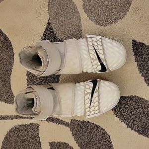 Nike Force Savage Elite 2 Football Cleats, Size 10.5